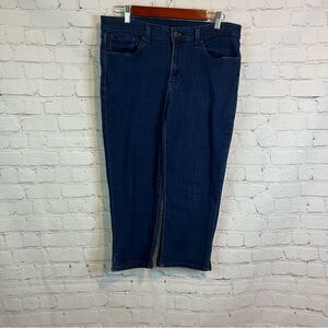 Women’s Levi’s Dark Wash Cropped Jeans size 10